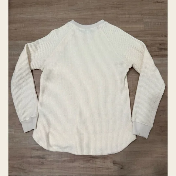 Columbia long sleeve top! Cross listed on Mercari and Curtsy! - Picture 2 of 3